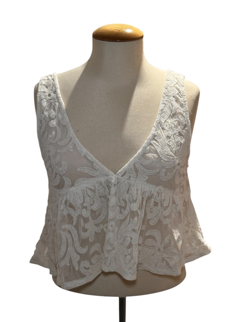 SALTWATER LUXE “stay golden” cream lace cropped v-neck peplum top - size small